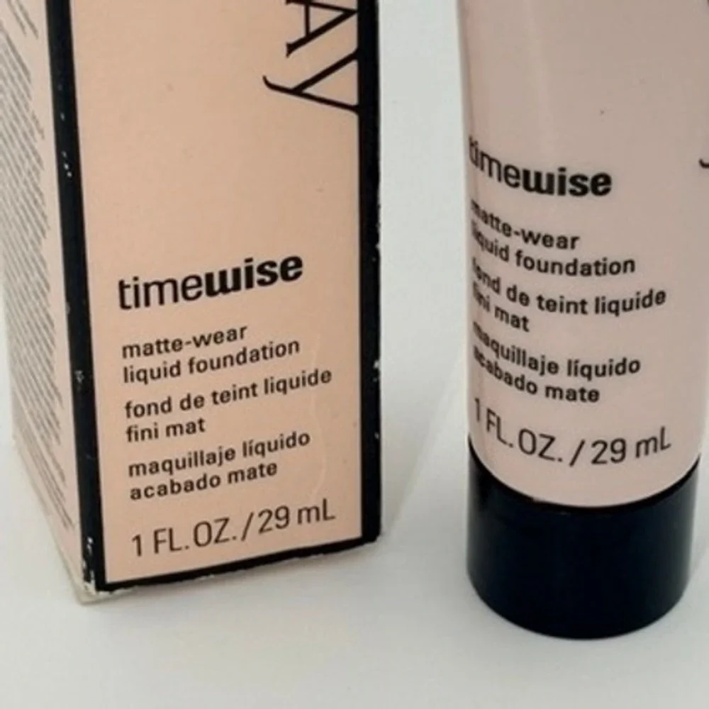 Mary Kay‎ TimeWise Matte-Wear Liquid Foundation Ivory 5 1oz 29ml NOS